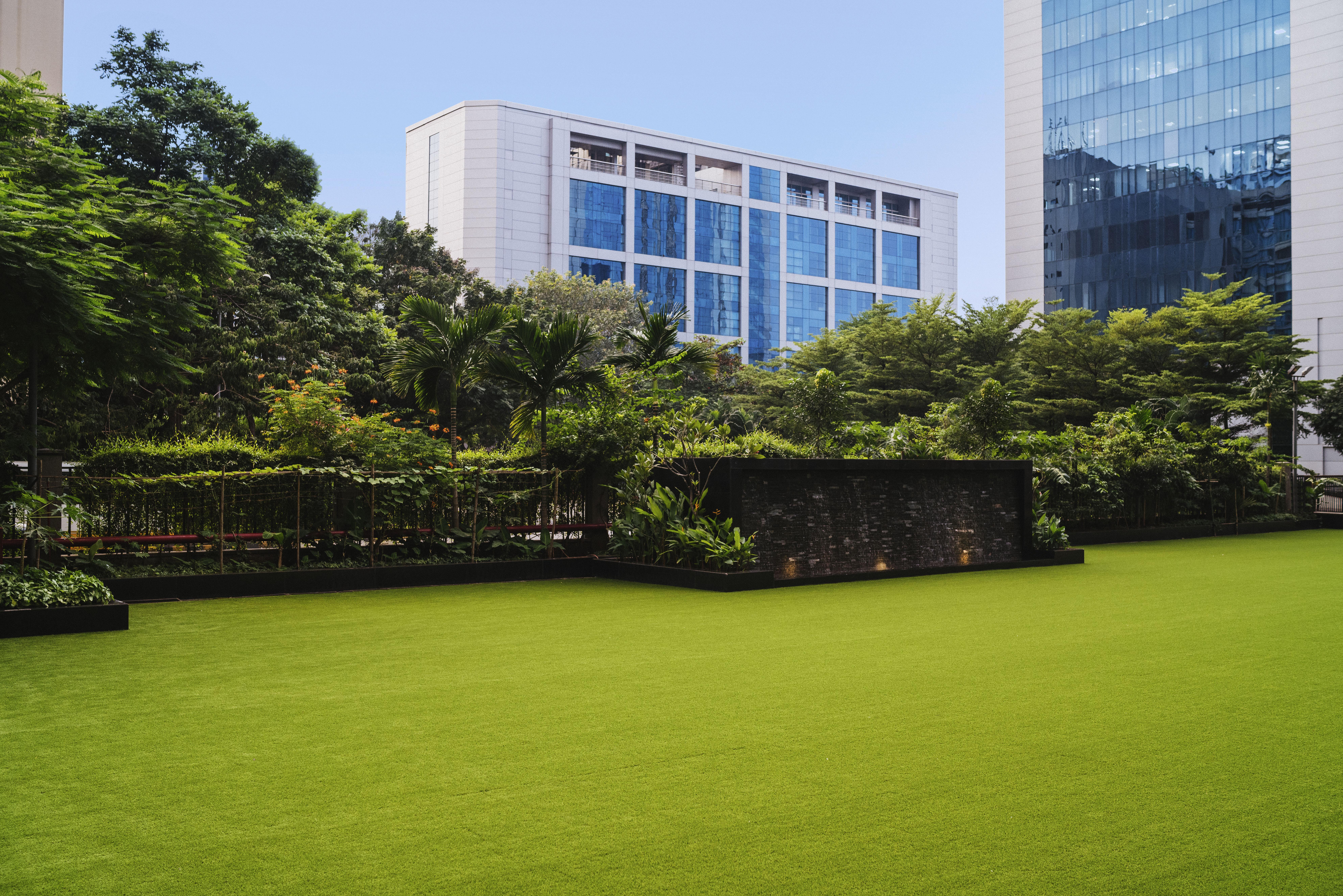 Sofitel Mumbai Bkc Hotel Ngoại thất bức ảnh The lawn at the Taj Mahal Palace