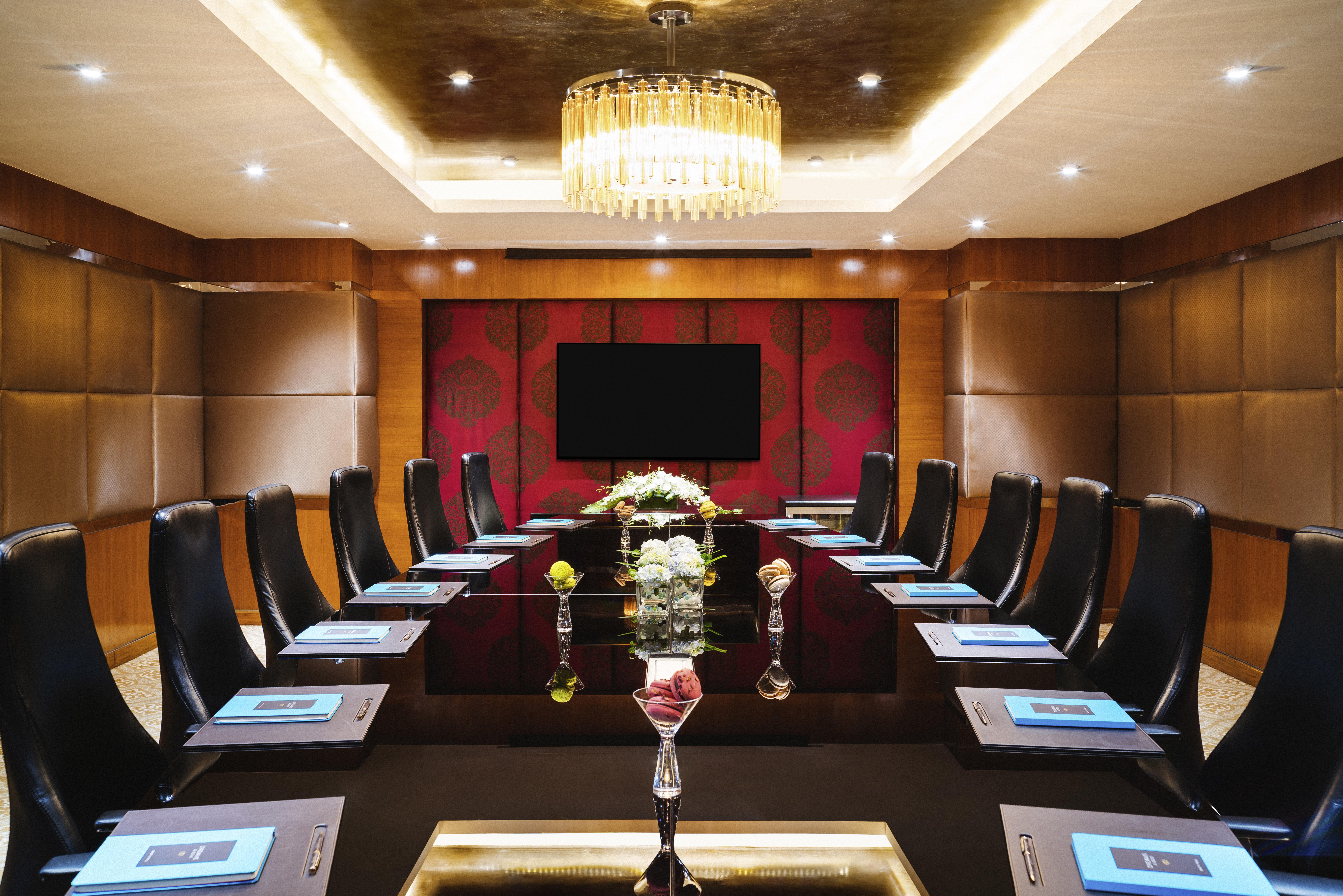 Sofitel Mumbai Bkc Hotel Ngoại thất bức ảnh Boardroom at the Four Seasons Hotel, Hong Kong