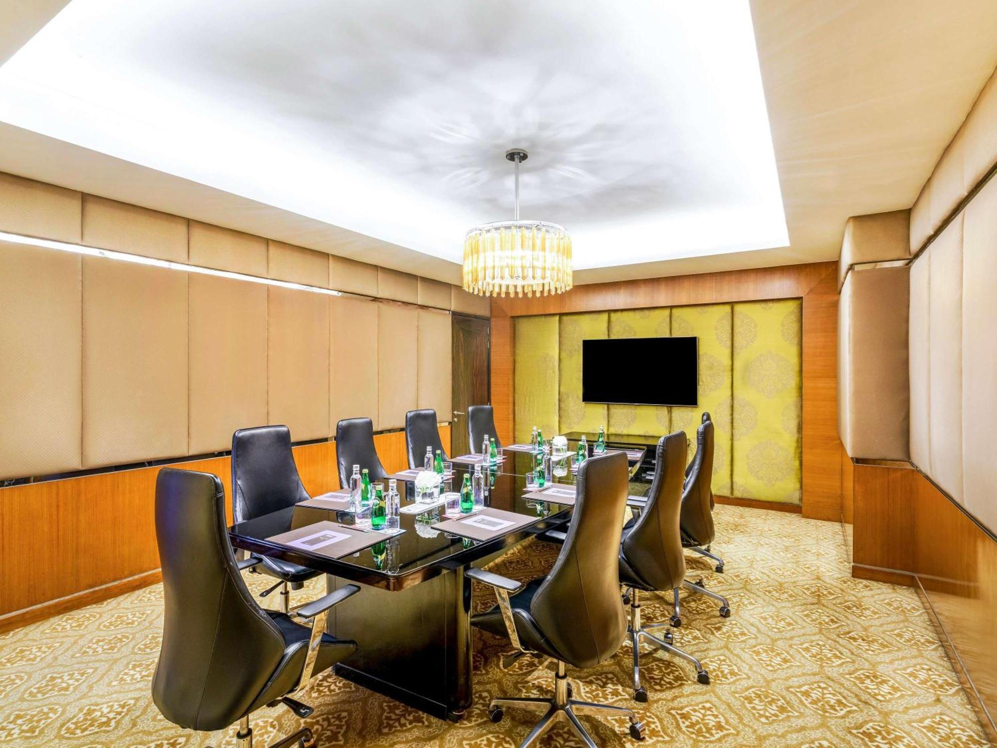 Sofitel Mumbai Bkc Hotel Ngoại thất bức ảnh Boardroom