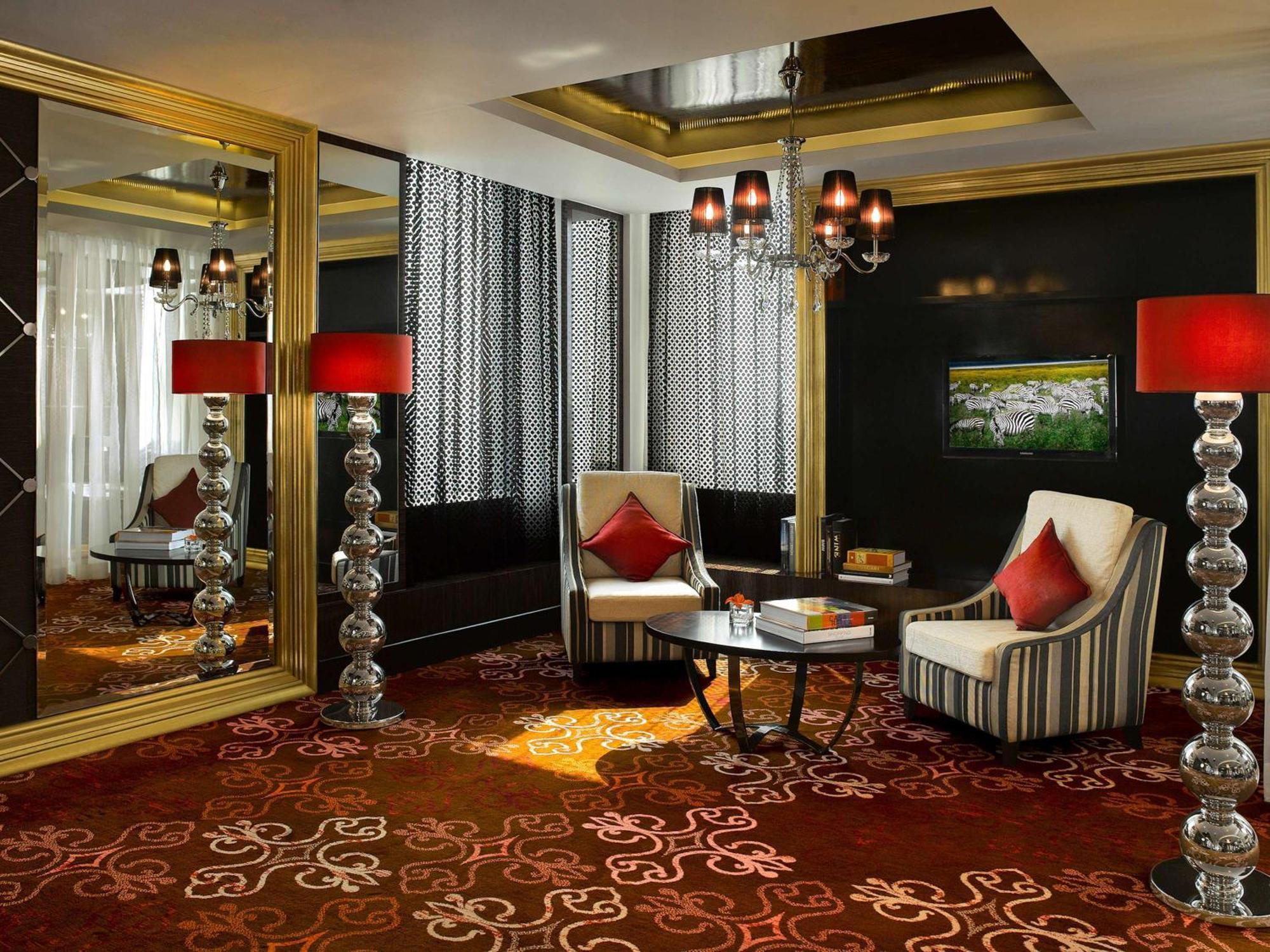 Sofitel Mumbai Bkc Hotel Ngoại thất bức ảnh The interior of a suite at the hotel