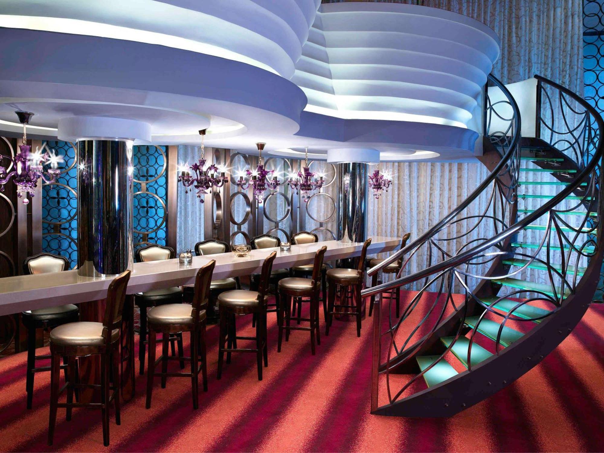 Sofitel Mumbai Bkc Hotel Ngoại thất bức ảnh The interior of the nightclub