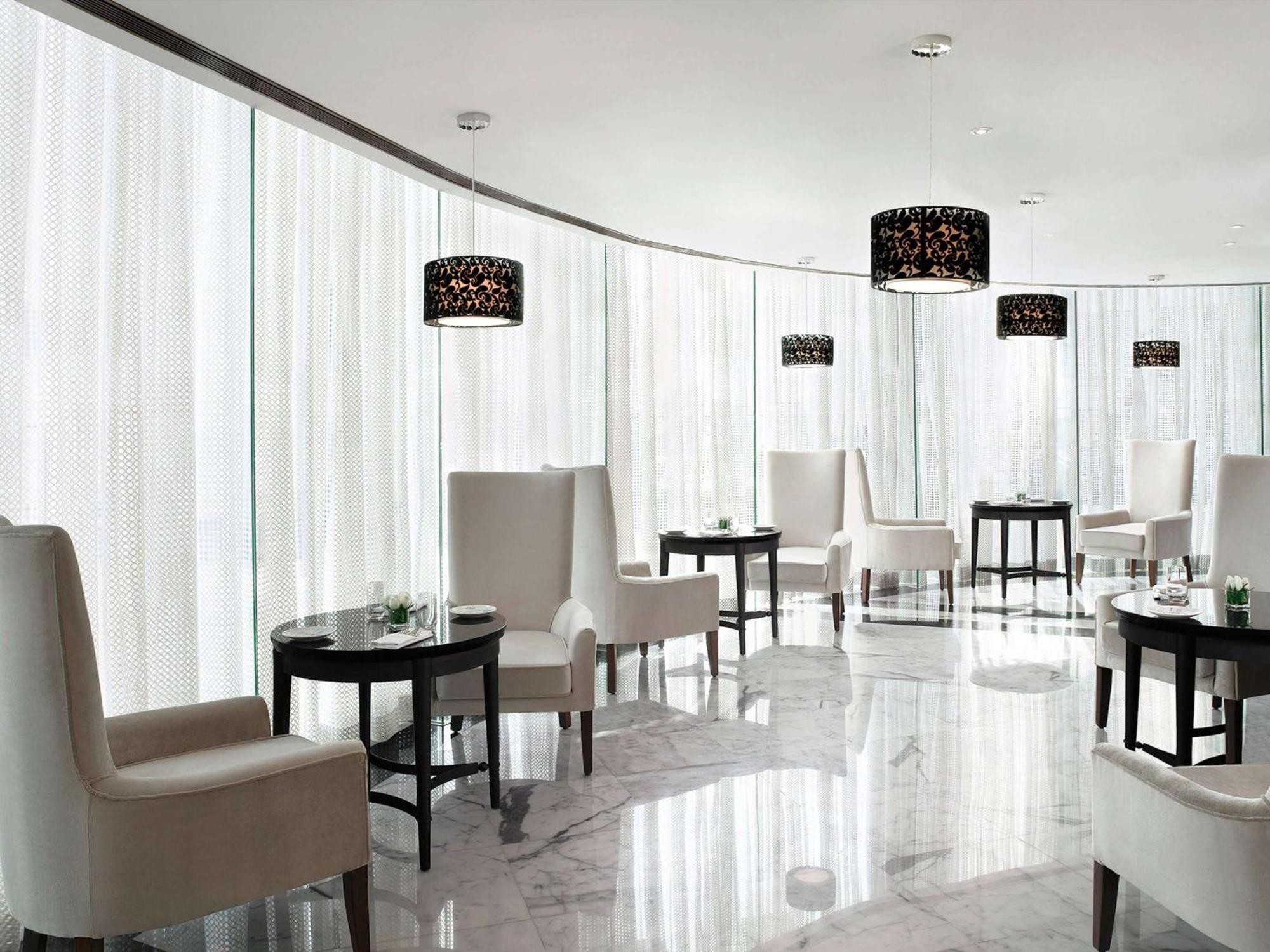 Sofitel Mumbai Bkc Hotel Ngoại thất bức ảnh The Lounge at the airport